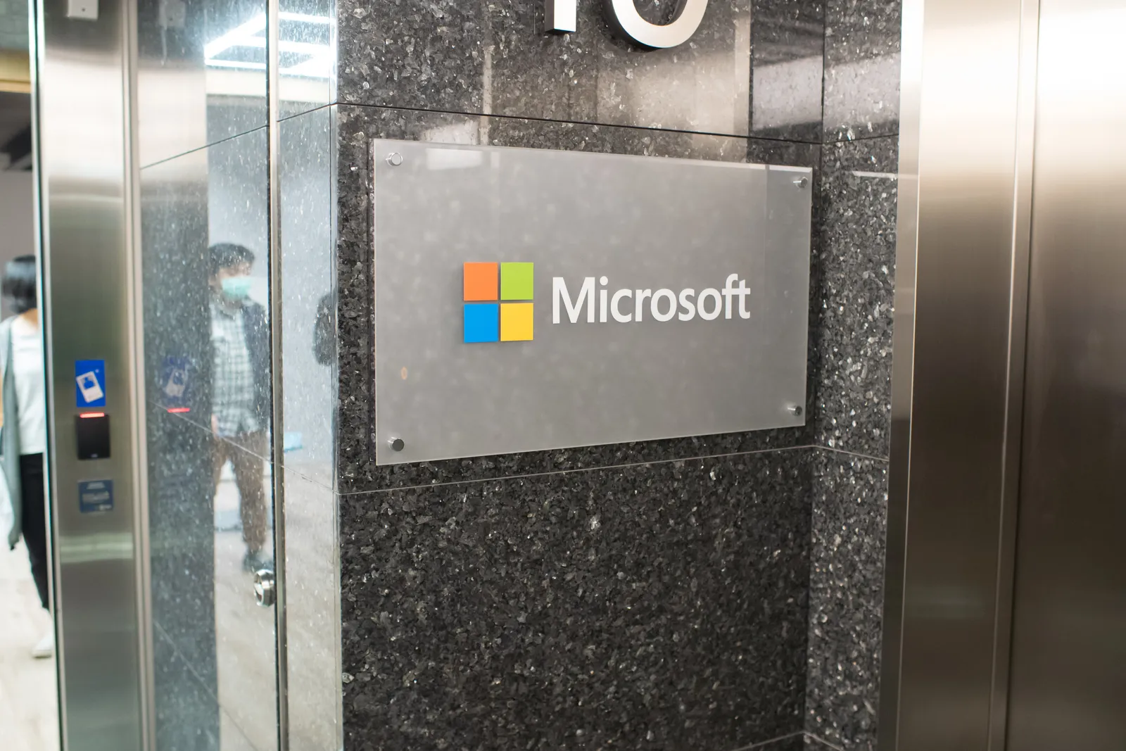 L'insegna di una sede Microsoft (immagine d'archivio)