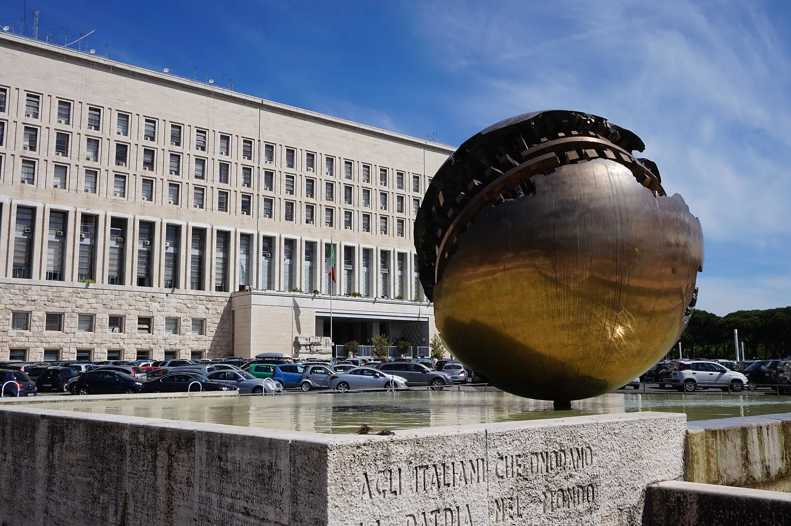 Un edificio istituzionale a Roma
