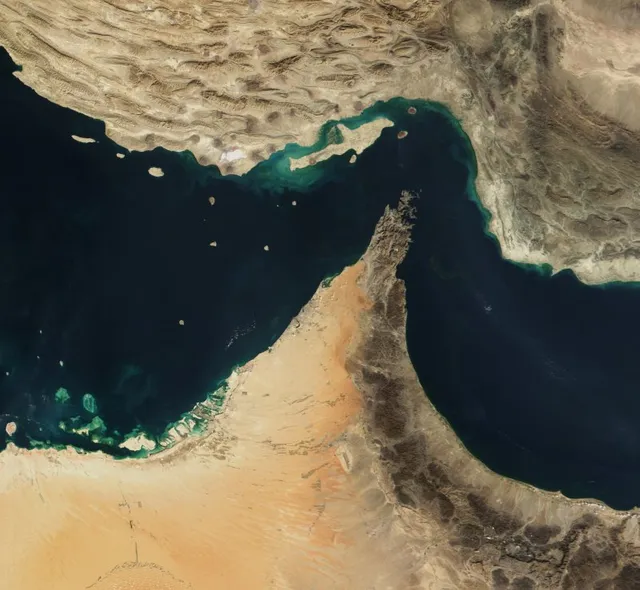 Lo Stretto di Hormuz visto dal satellite