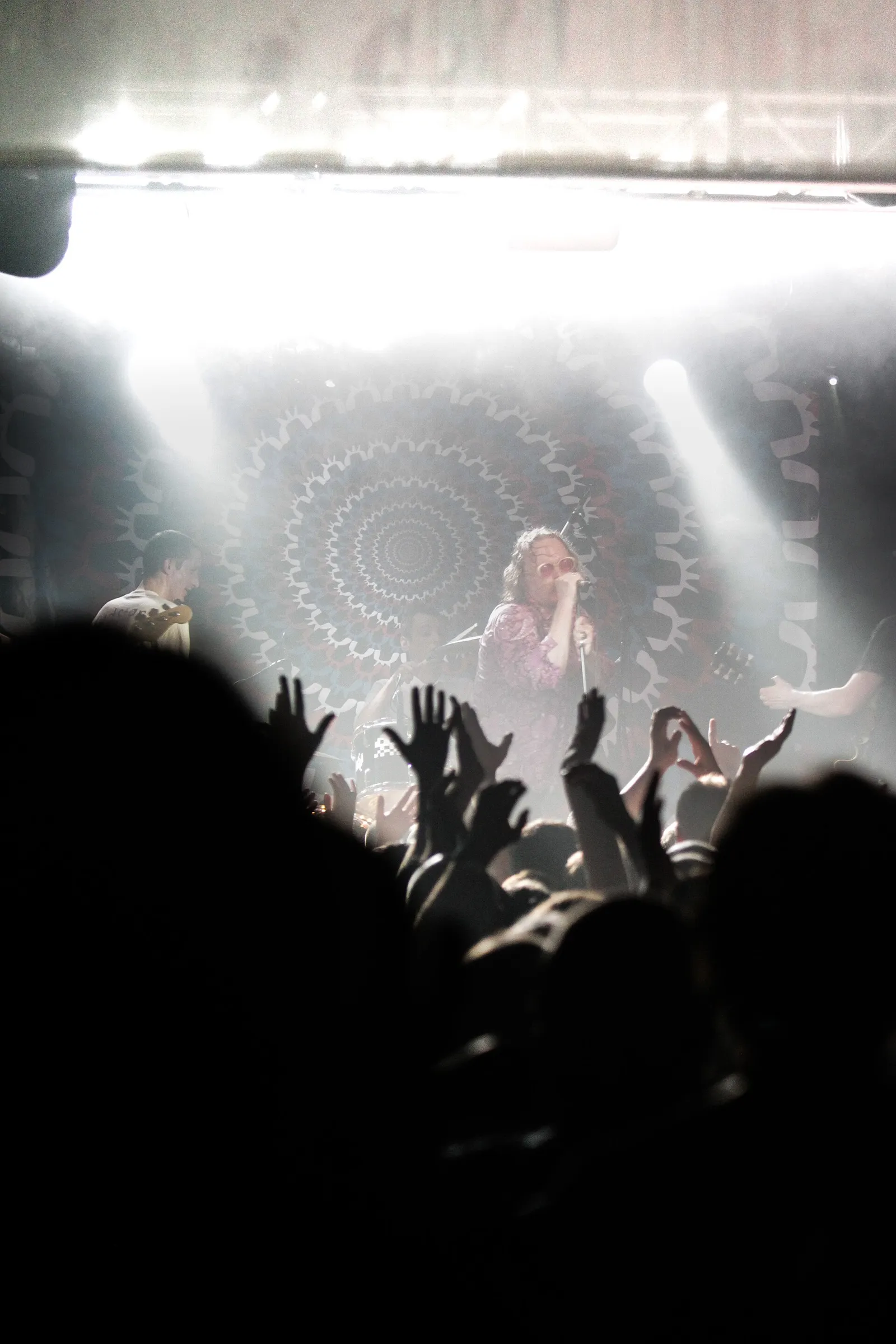 Un concerto dal vivo con il pubblico