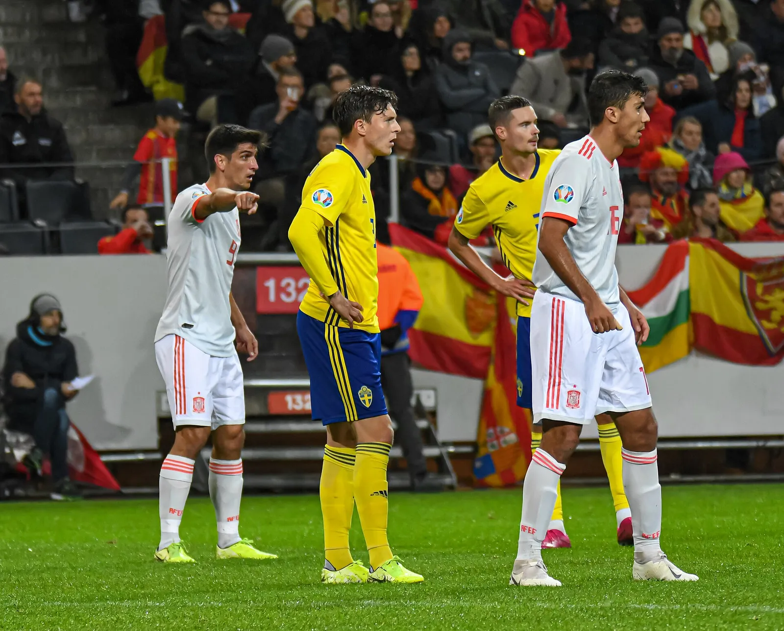 La nazionale spagnola in campo durante una gara internazionale