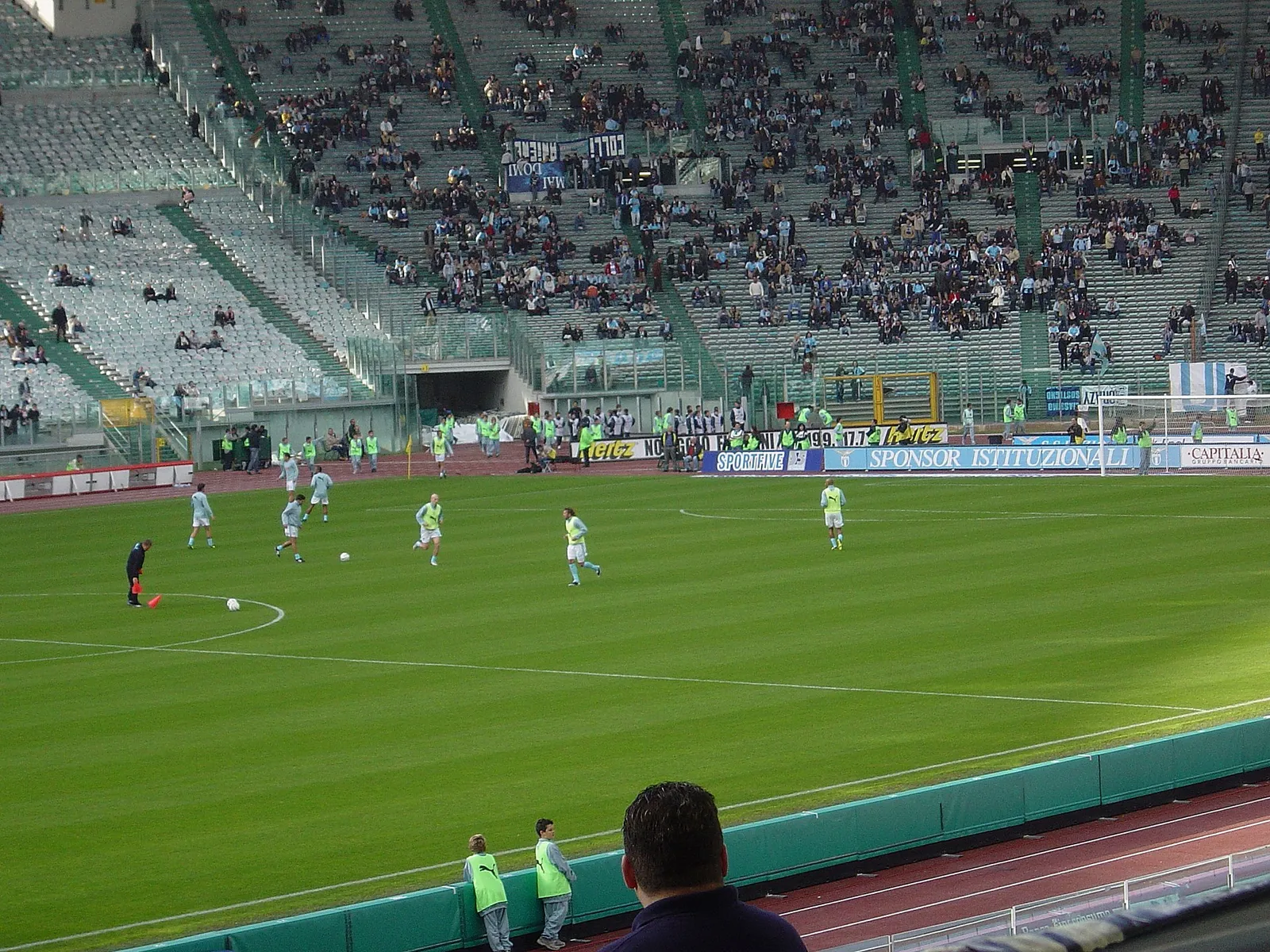 Giocatori della Lazio durante il riscaldamento prima di una partita