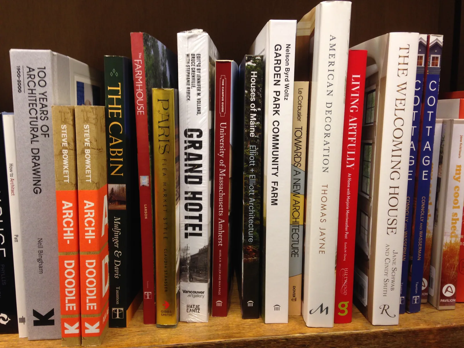 Libri esposti in una libreria (immagine d'archivio)