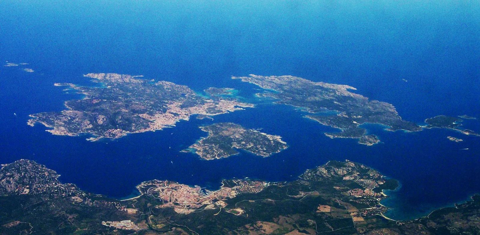 Veduta aerea dell'arcipelago di La Maddalena, in Sardegna