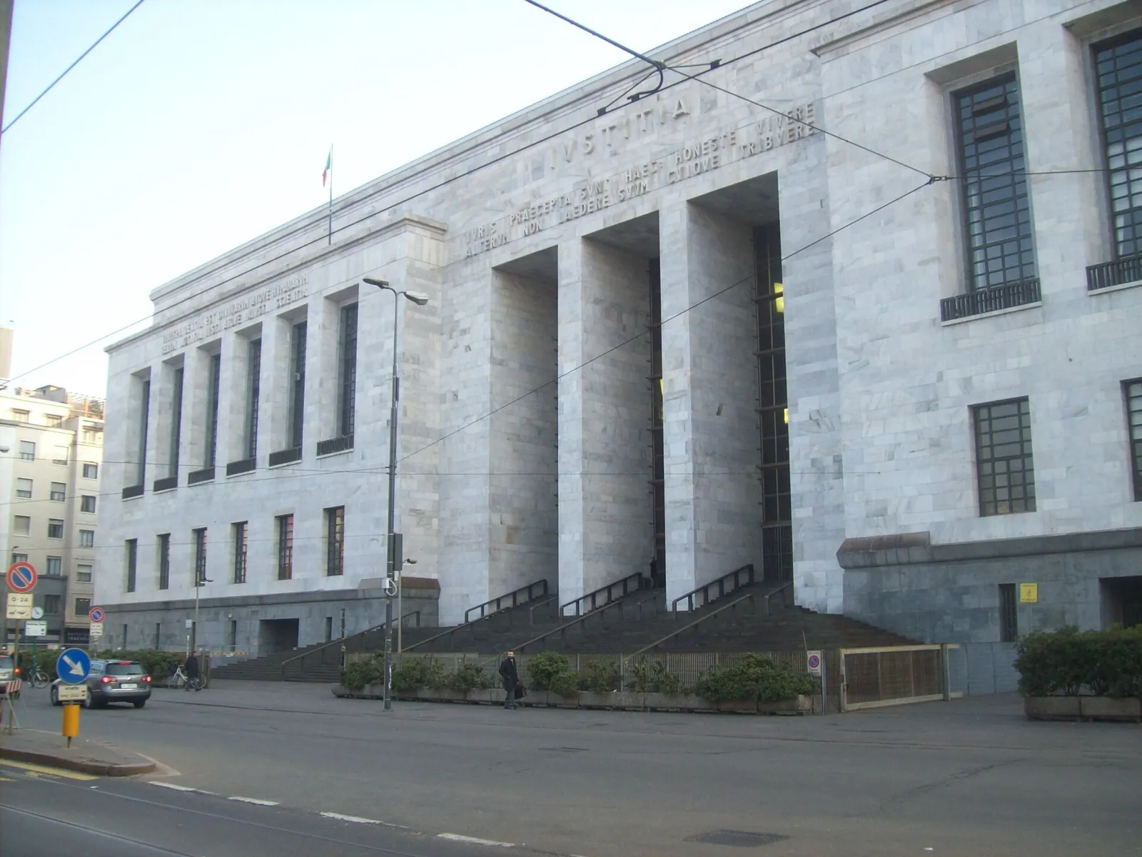 Il Palazzo di Giustizia di Milano