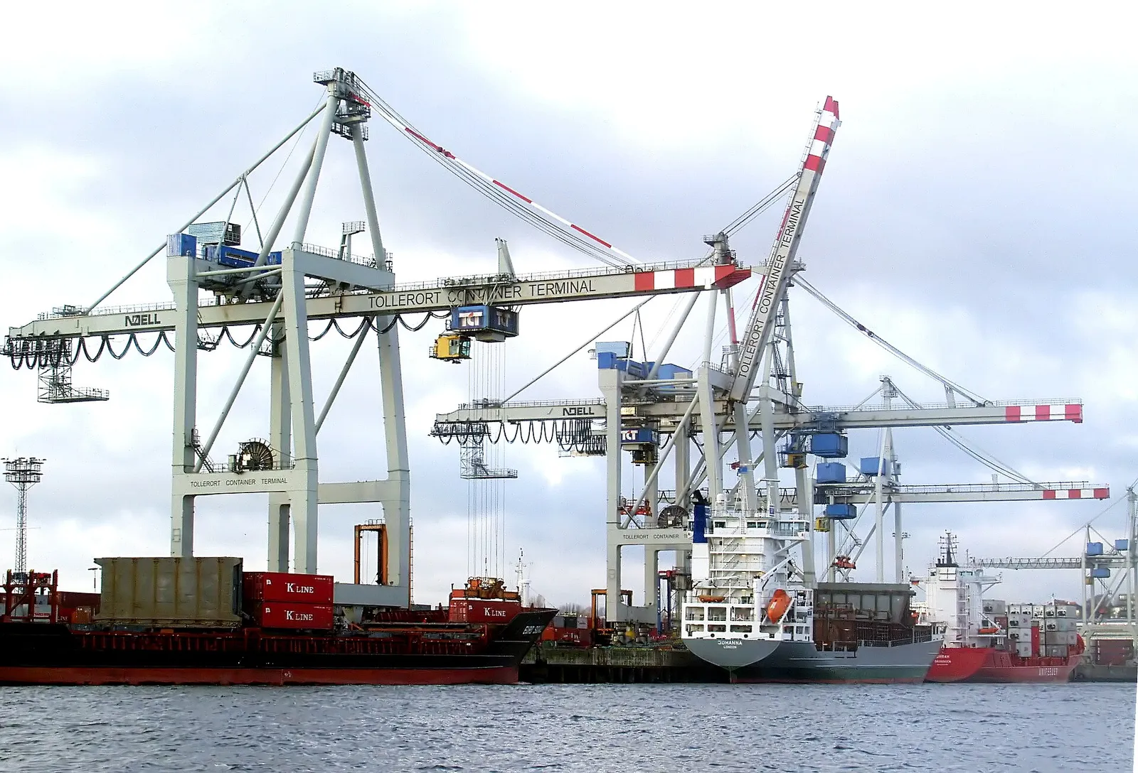 Container in un terminal portuale