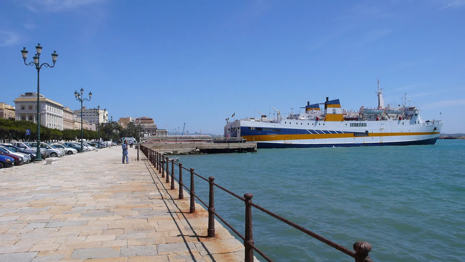 Il porto di Trapani, in Sicilia
