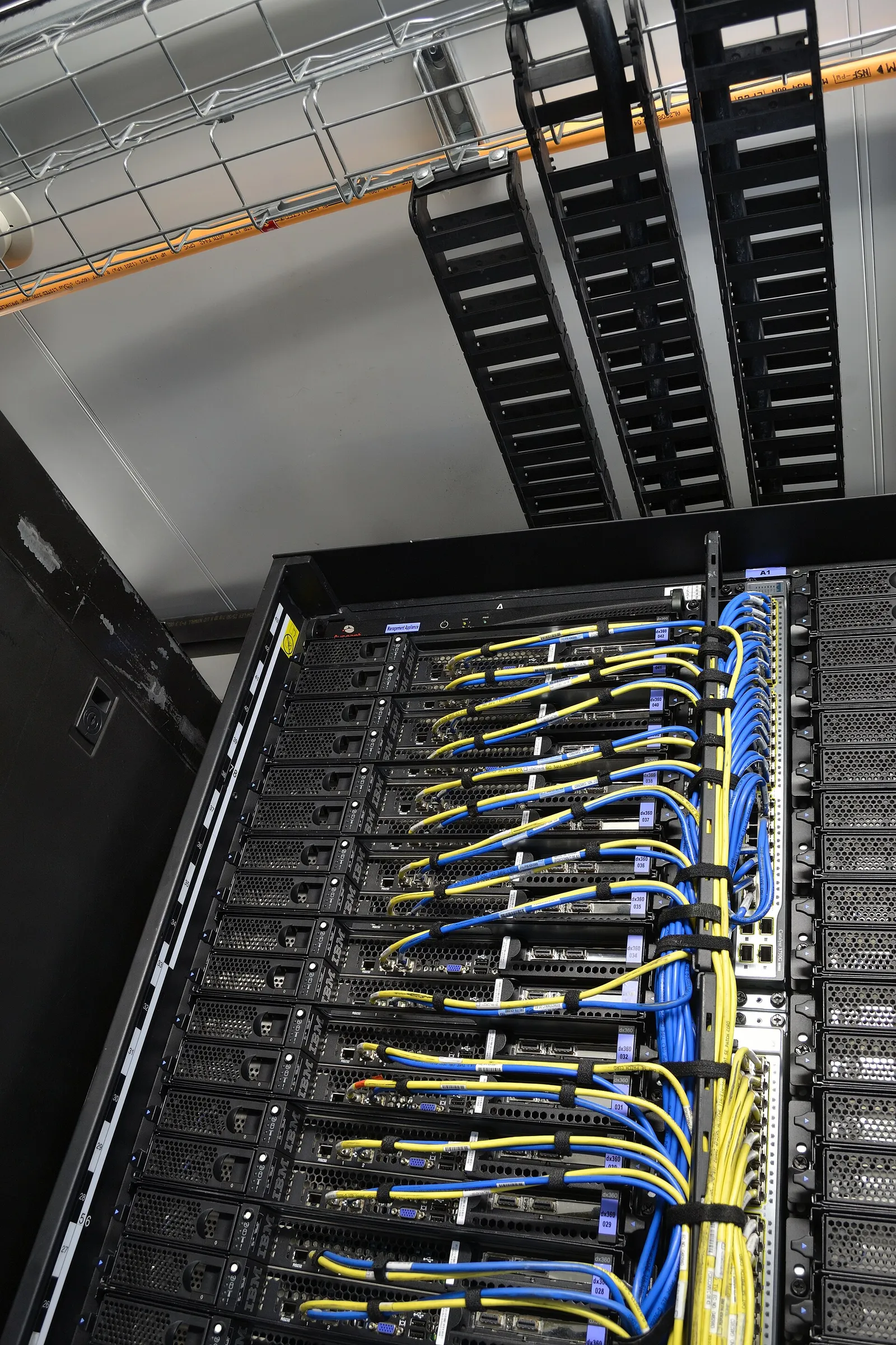 Armadi di server in un data center