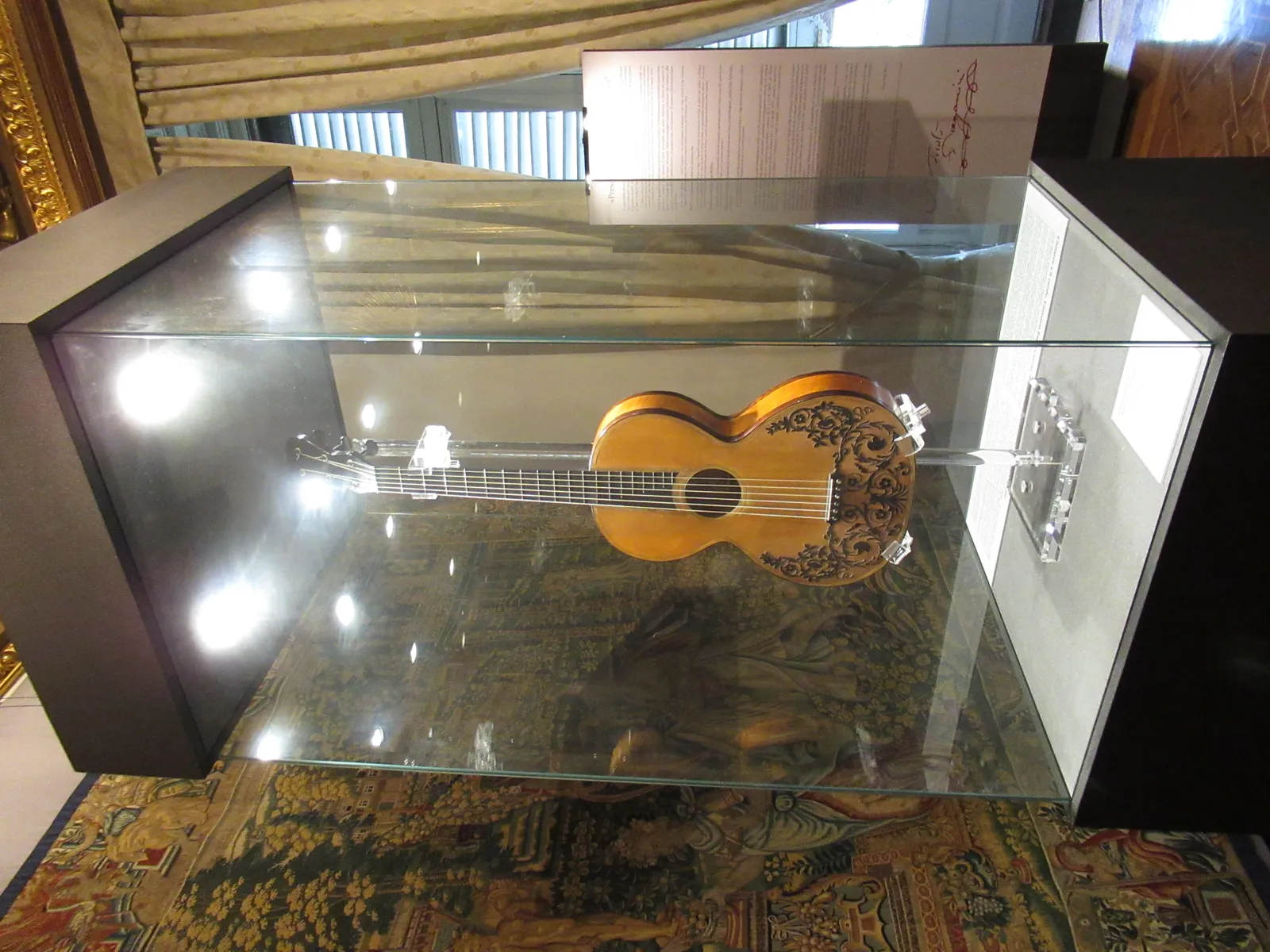 Interni di Palazzo Tursi a Genova, sede del concorso e del violino di Paganini