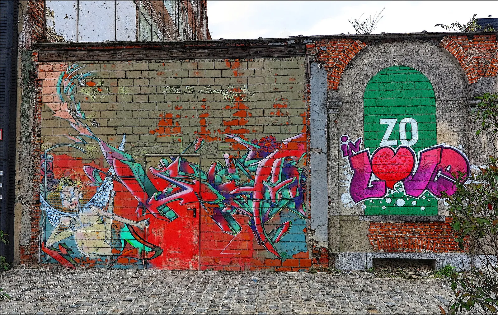 Un murale di street art su una parete