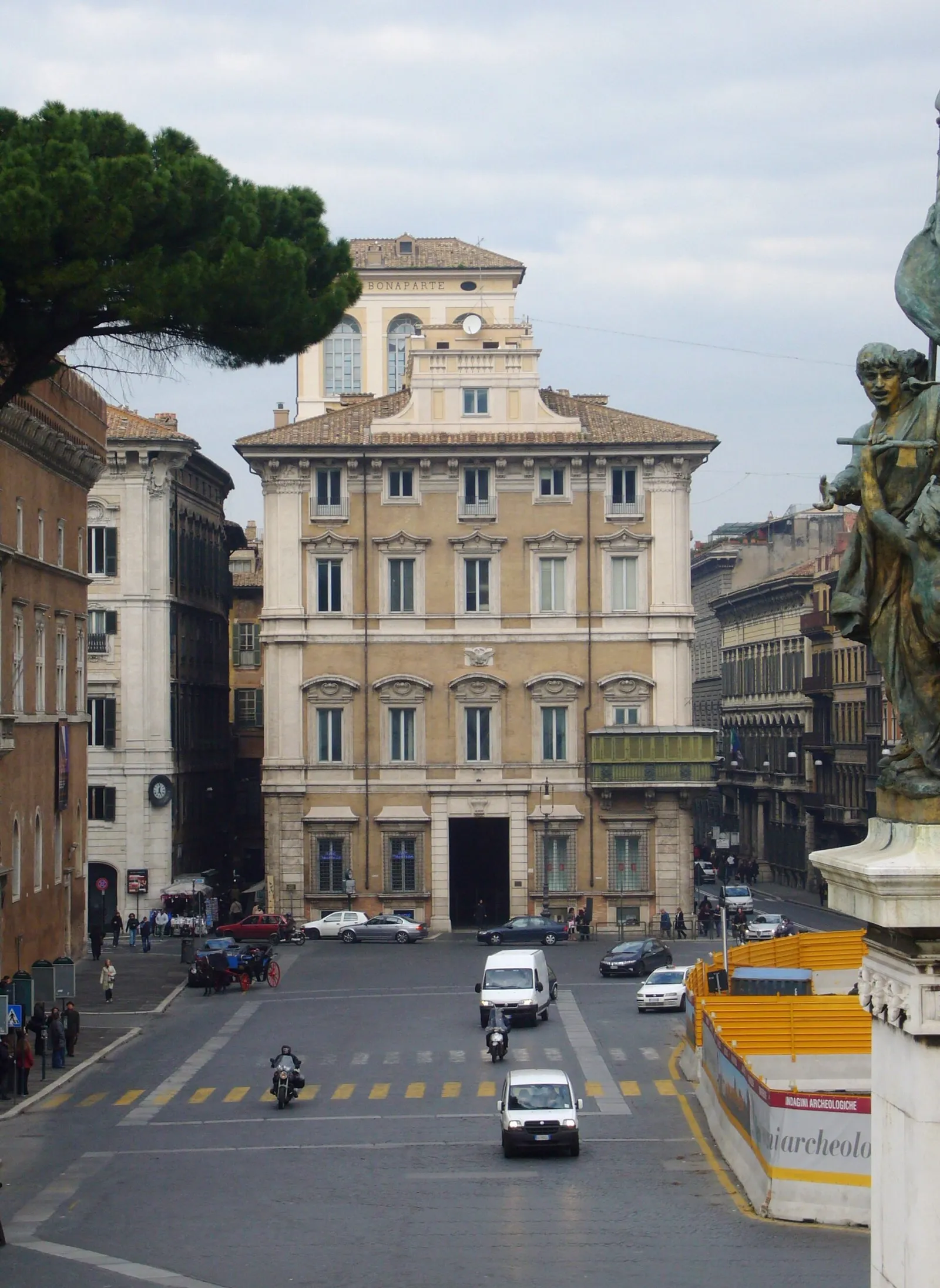 Palazzo Bonaparte a piazza Venezia, a Roma, sede della mostra