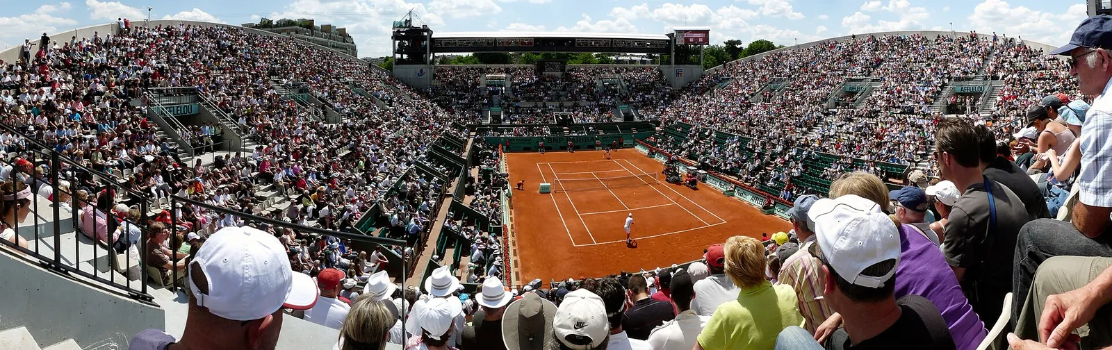Un campo del Roland Garros, a Parigi: il film è ambientato nel mondo del tennis (immagine d'archivio)