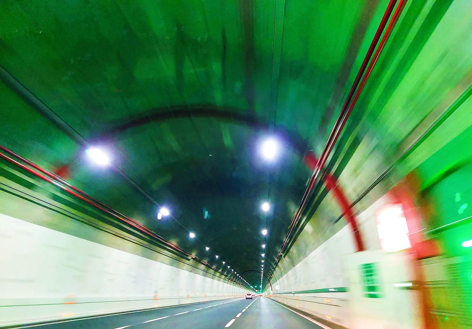 L'interno di una galleria autostradale