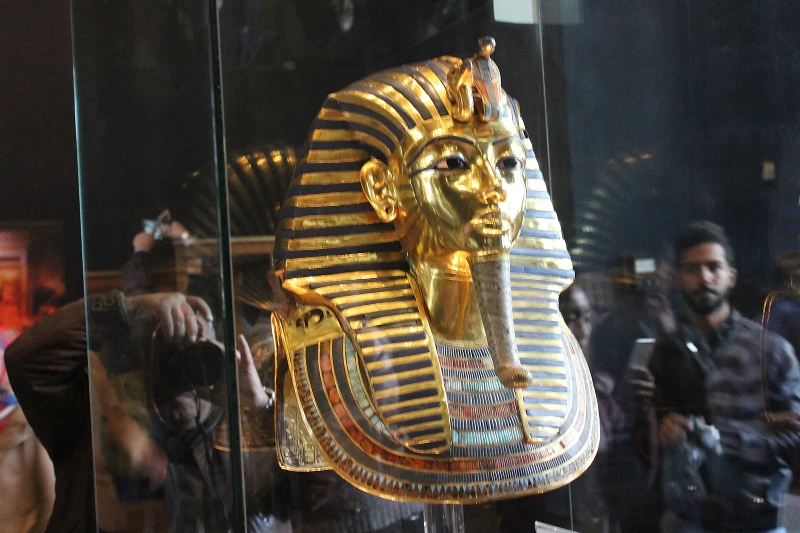 La maschera funeraria di Tutankhamon