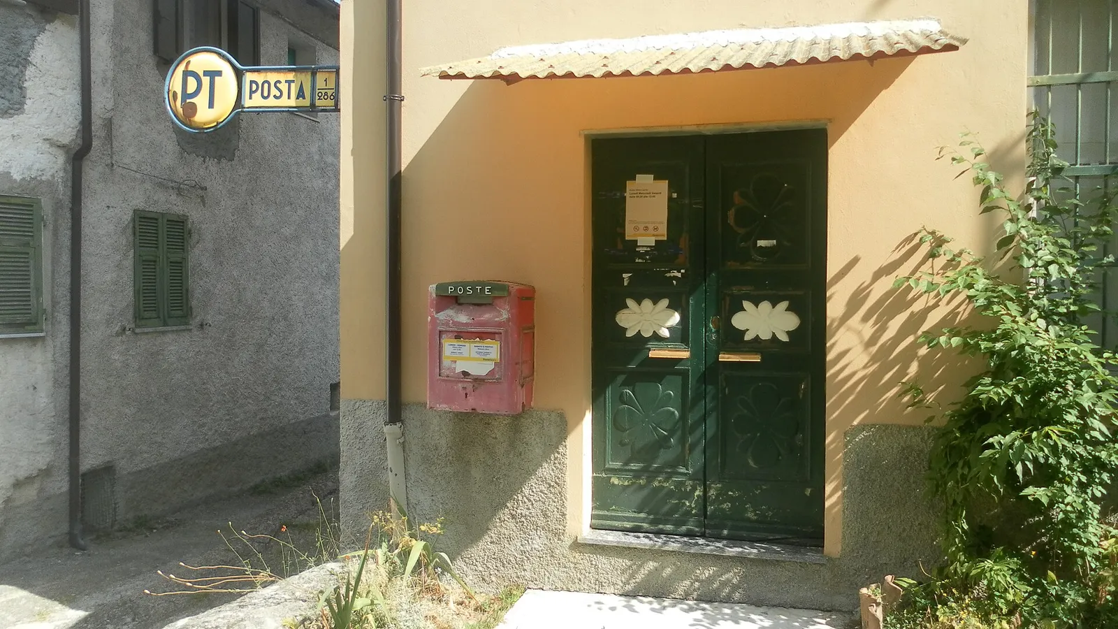 L'insegna di un ufficio di Poste Italiane