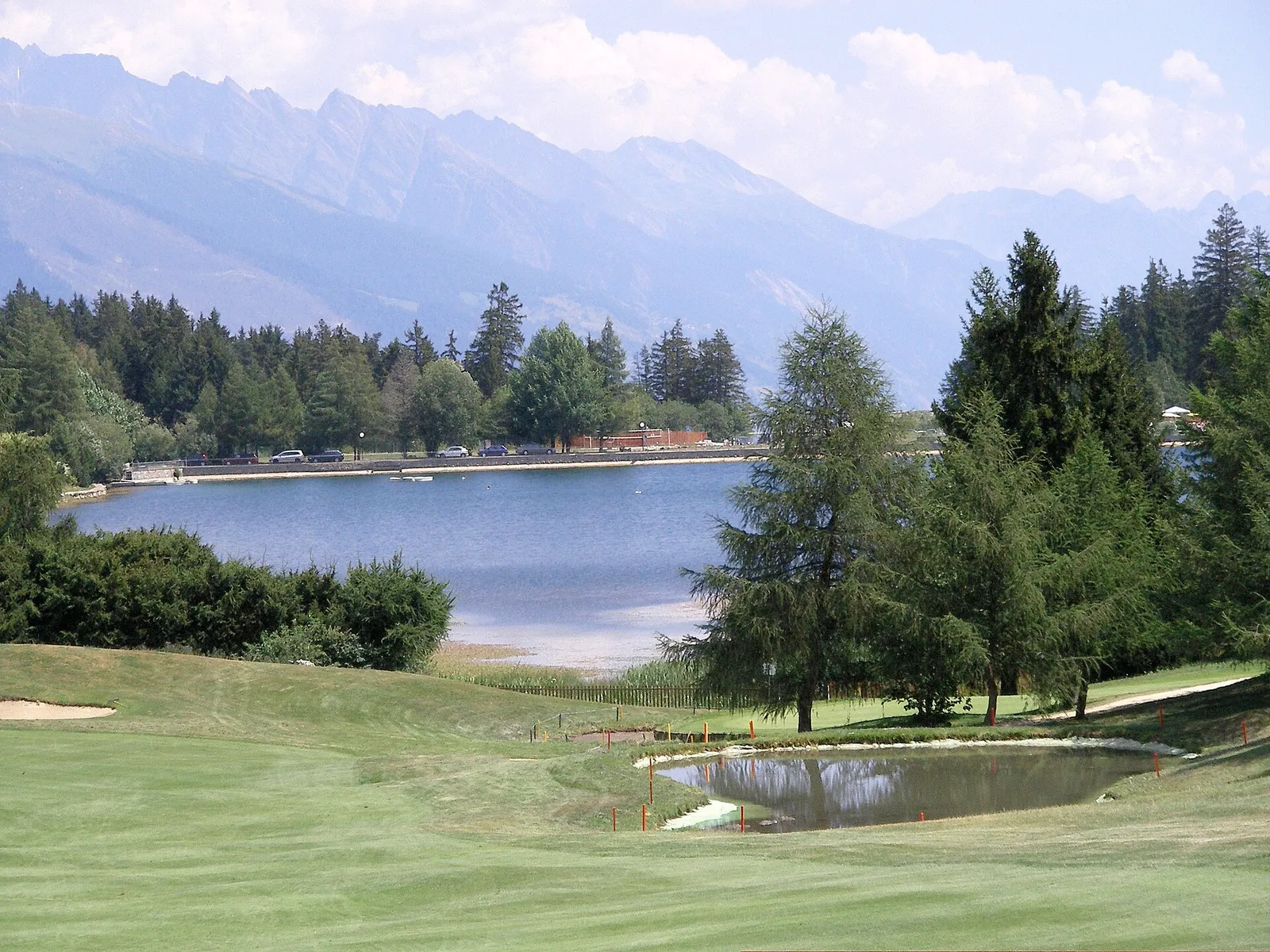 Il campo da golf di Crans-Montana, nelle Alpi svizzere