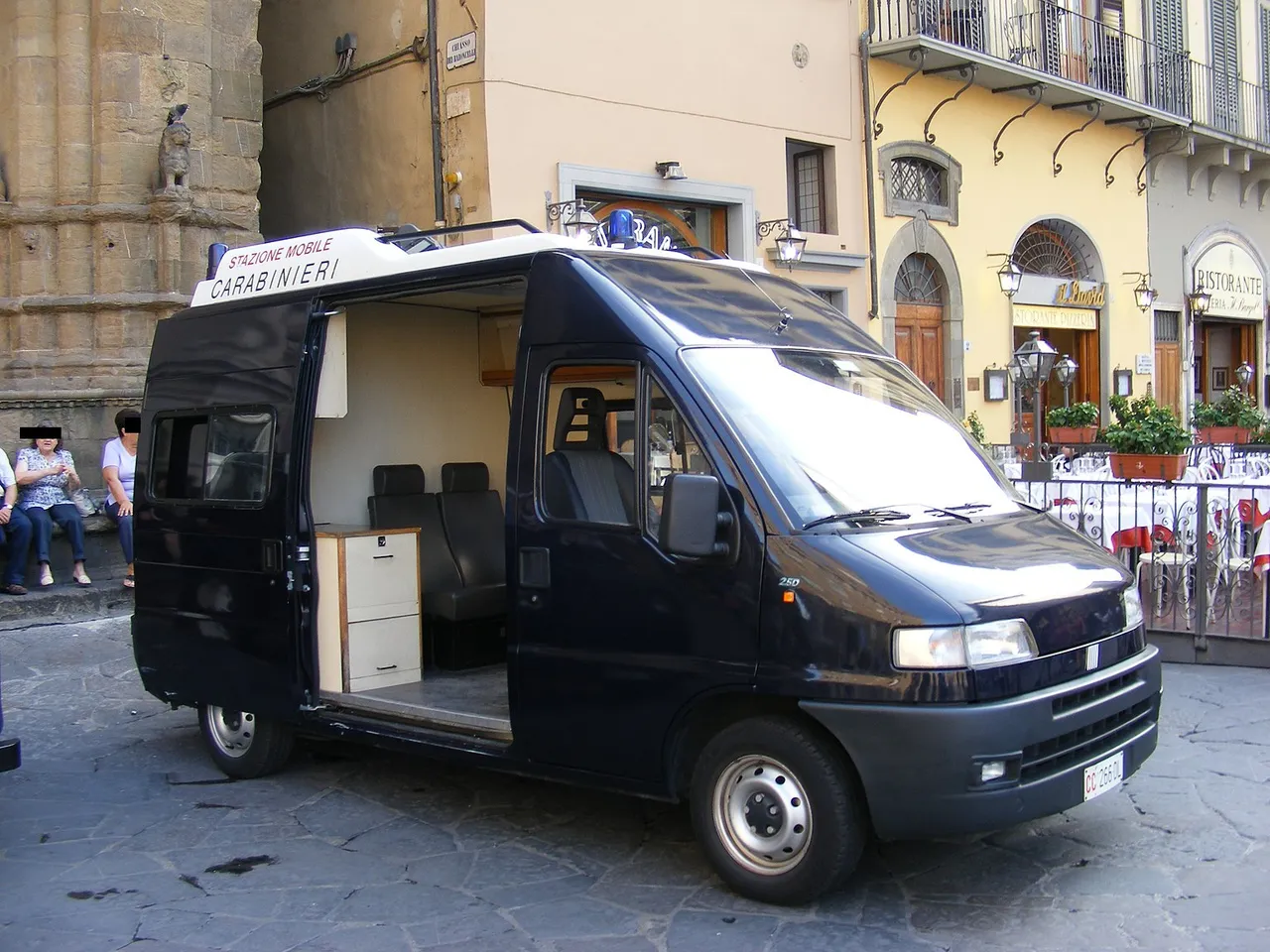Un mezzo dei Carabinieri