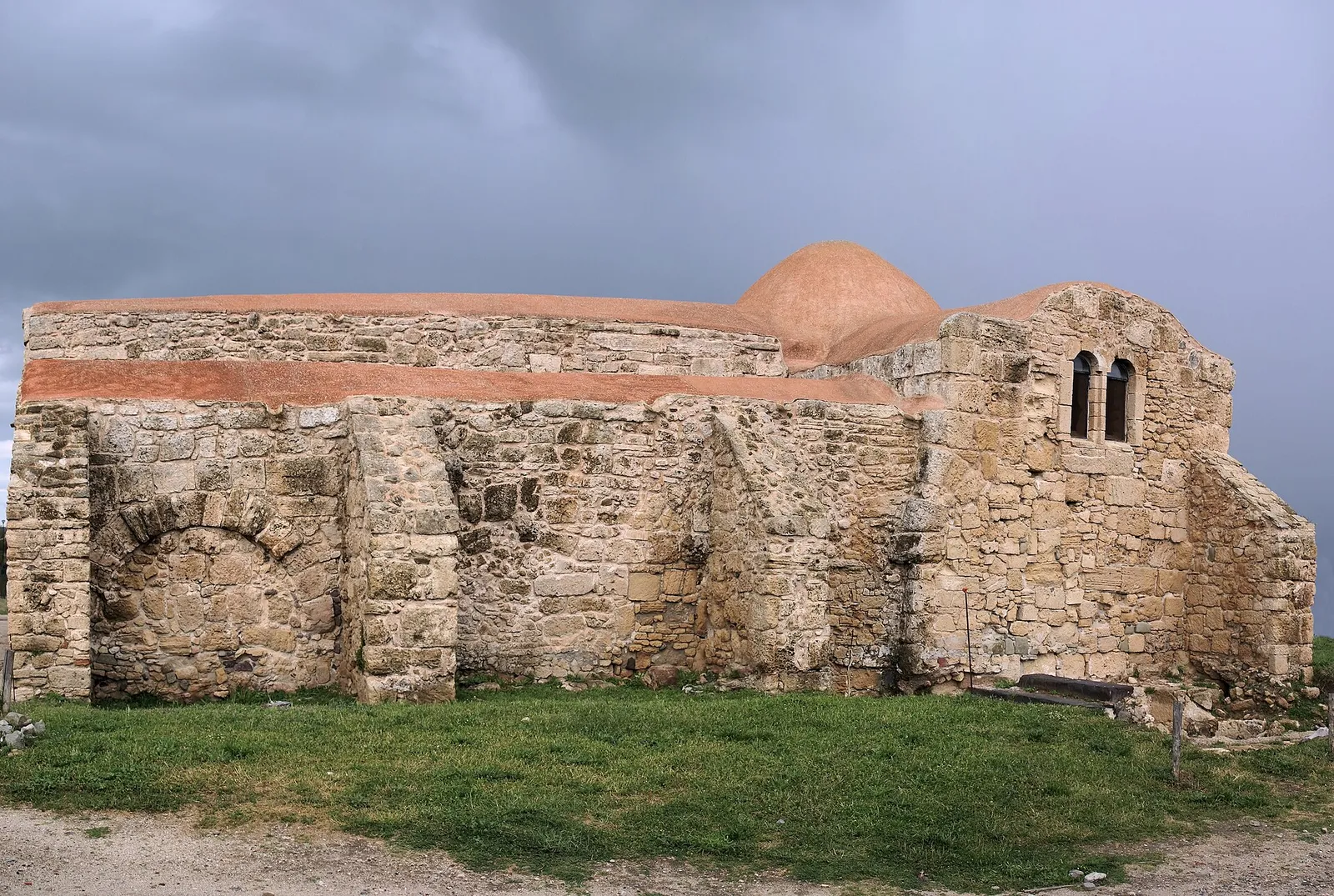 La chiesa di San Giovanni di Sinis, a Cabras, in Sardegna