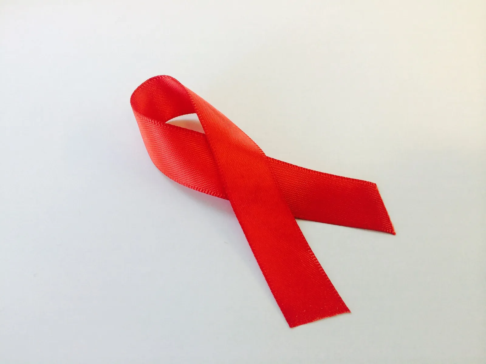Il fiocco rosso, simbolo della lotta all'Aids e della sensibilizzazione sull'Hiv