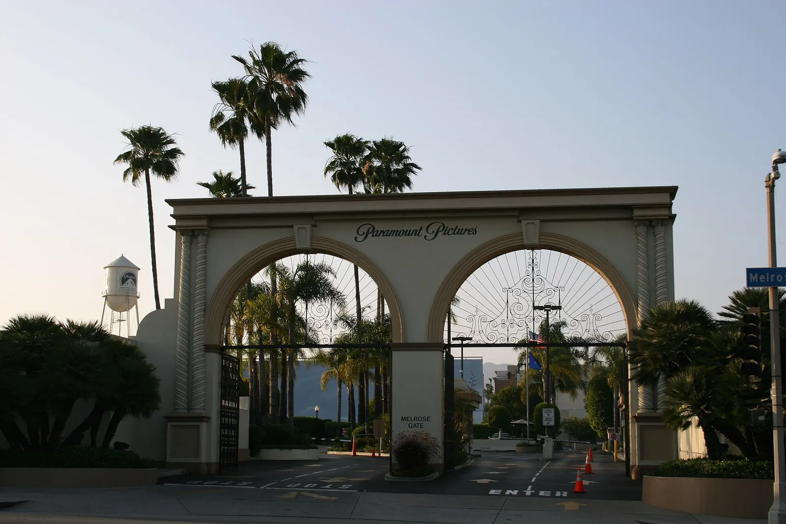 L'ingresso degli studi della Paramount Pictures a Hollywood