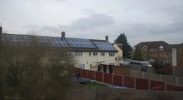 Pannelli fotovoltaici sul tetto di un'abitazione