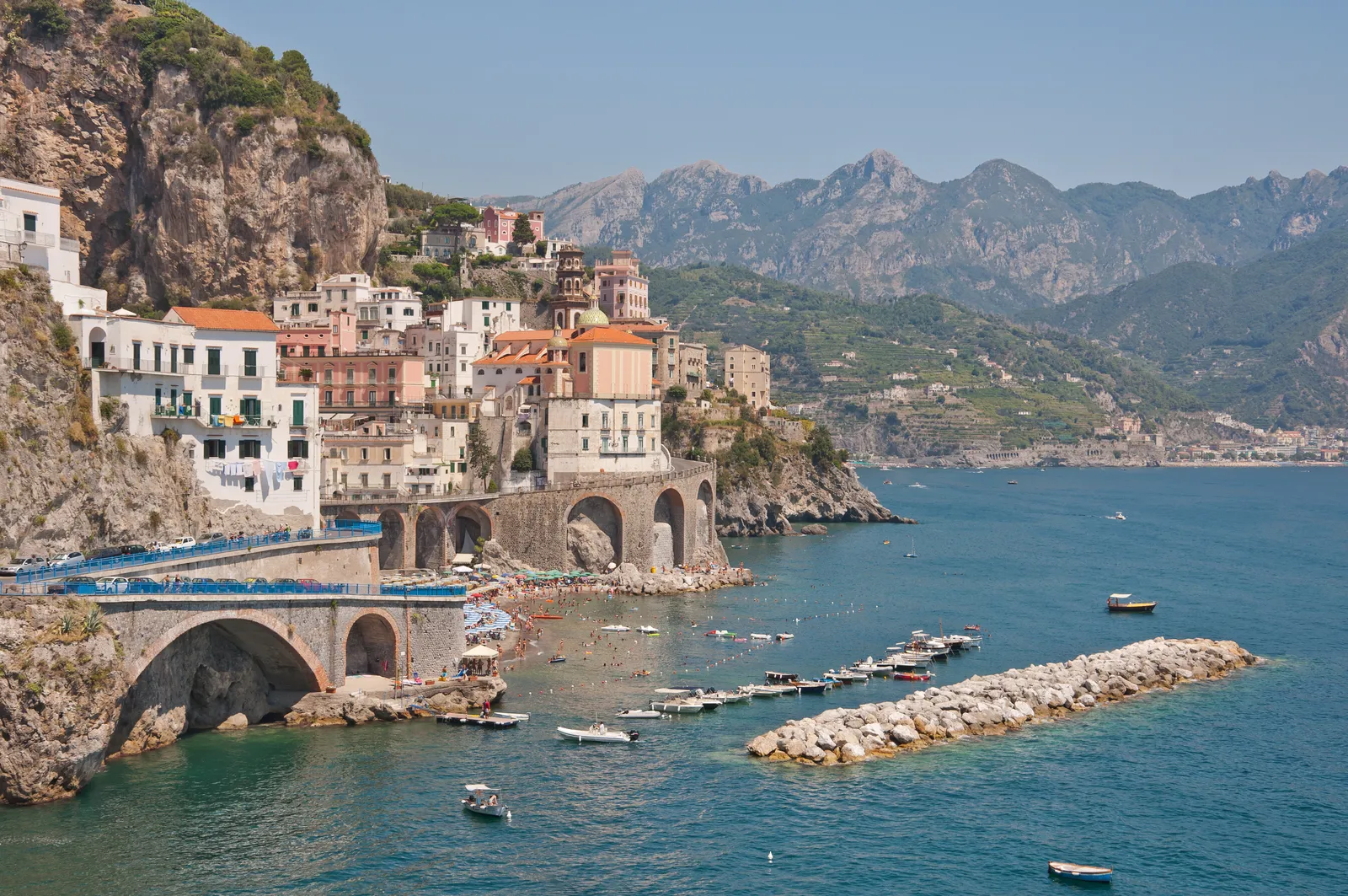 Atrani, sulla Costiera Amalfitana (immagine d'archivio)