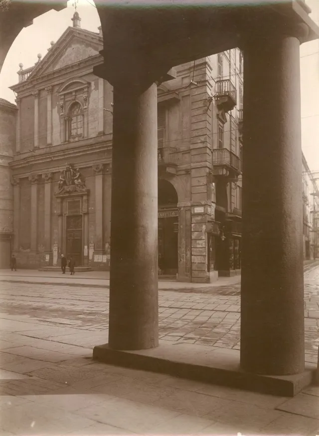 I portici di via Po a Torino in un'immagine d'archivio