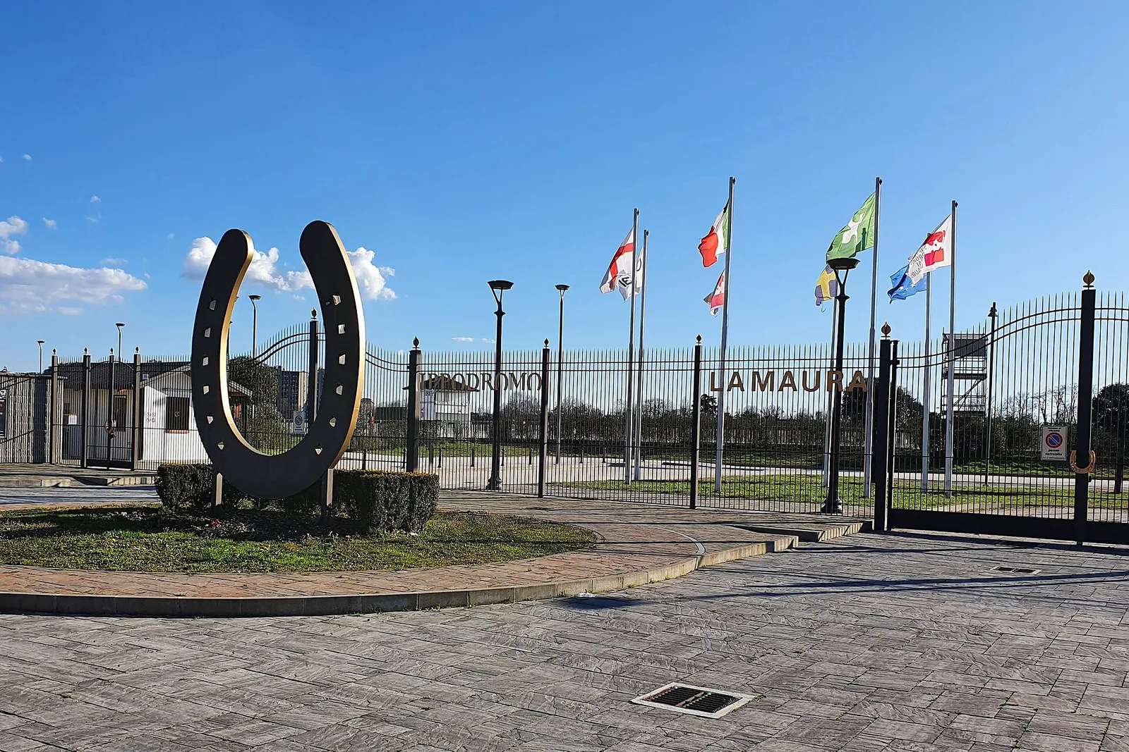 L'ippodromo La Maura di Milano