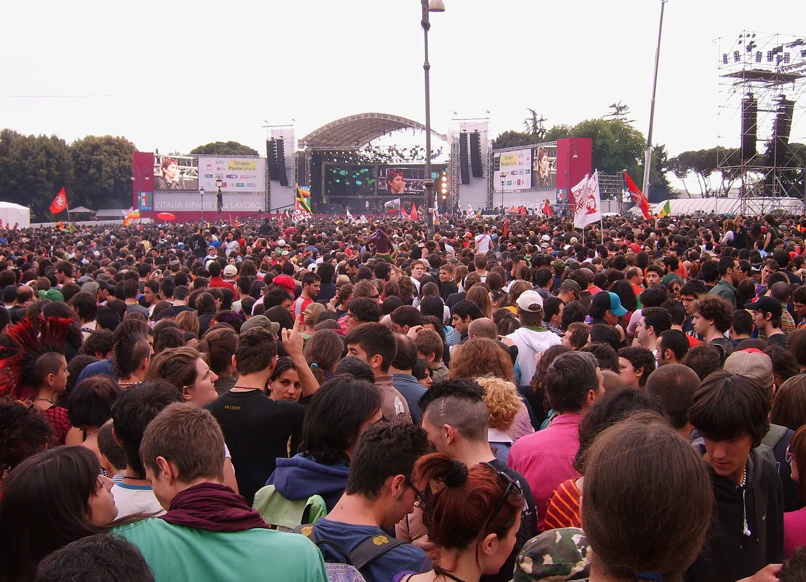 La folla al concerto del Primo Maggio a Roma