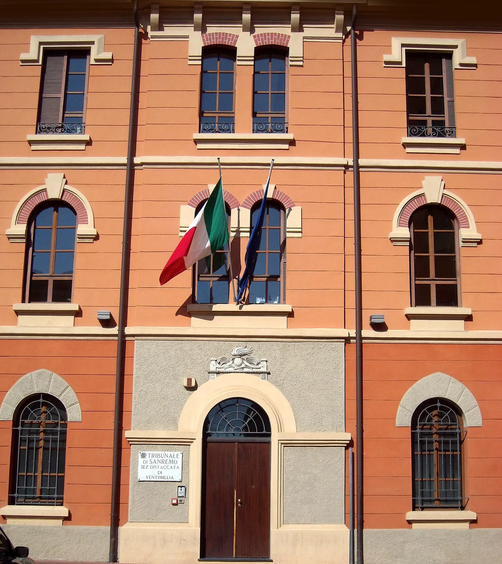 L'ingresso di un tribunale italiano