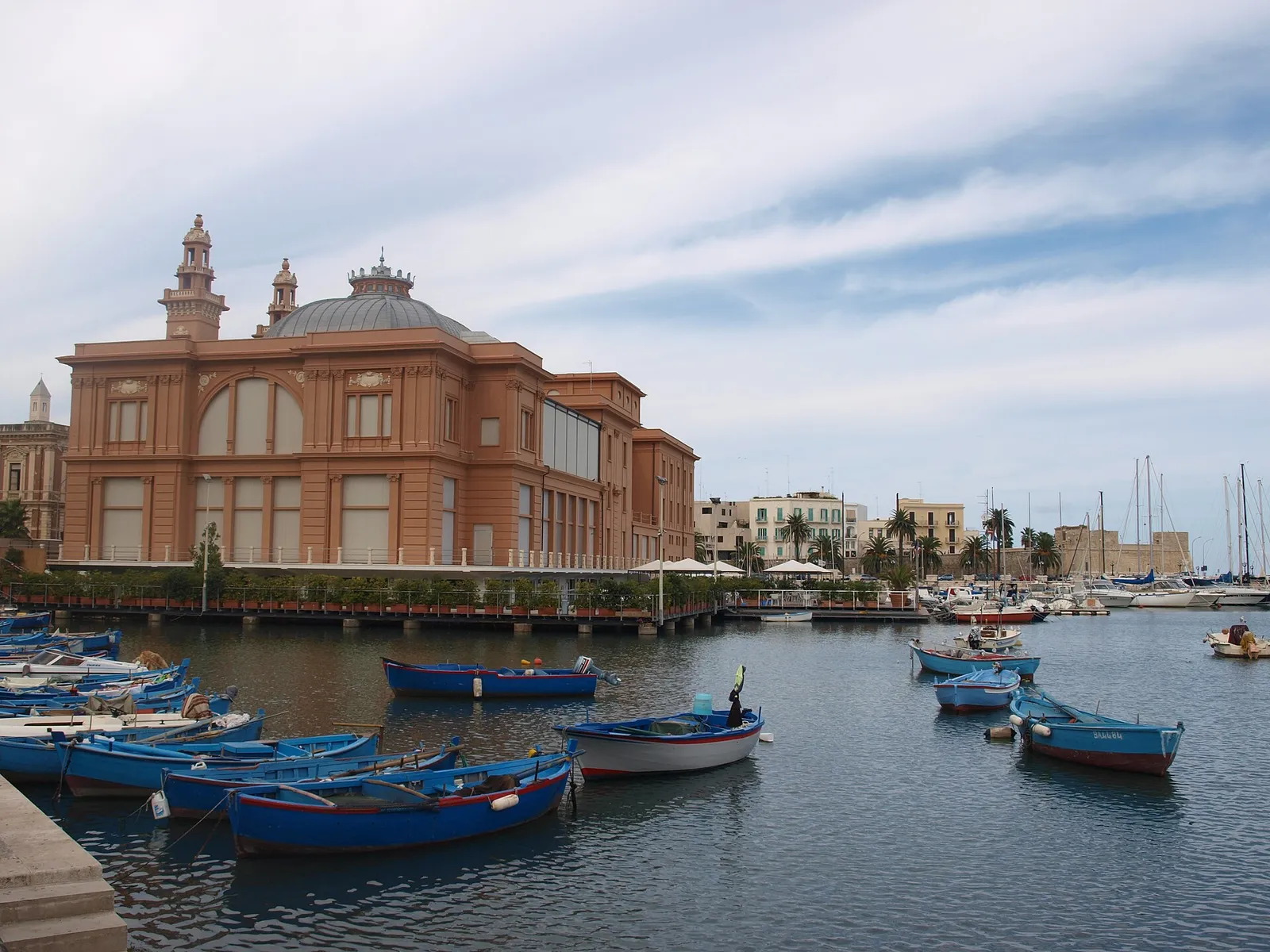 Il lungomare di Bari nei pressi del Mercato del Pesce
