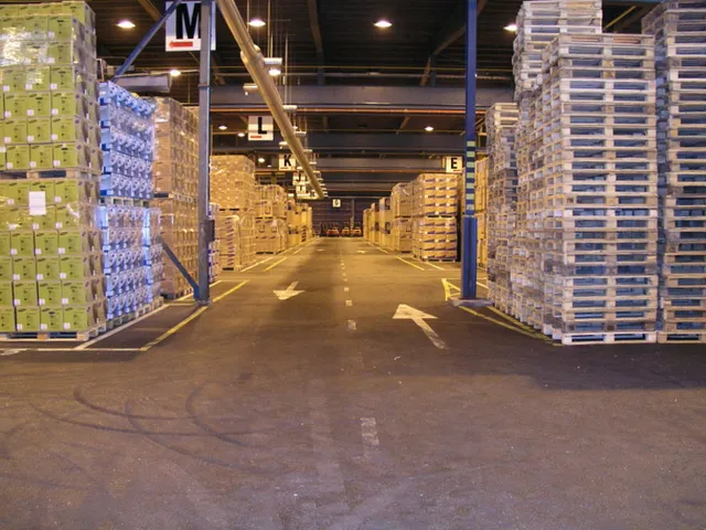 L'interno di un magazzino logistico