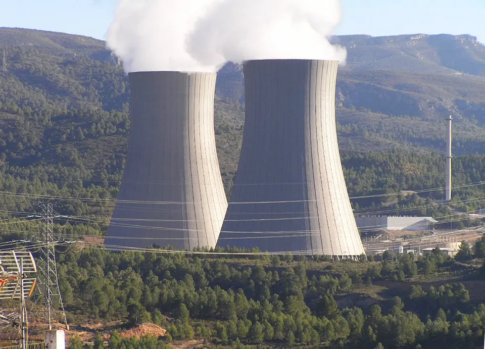 Le torri di raffreddamento di una centrale nucleare (immagine d'archivio)