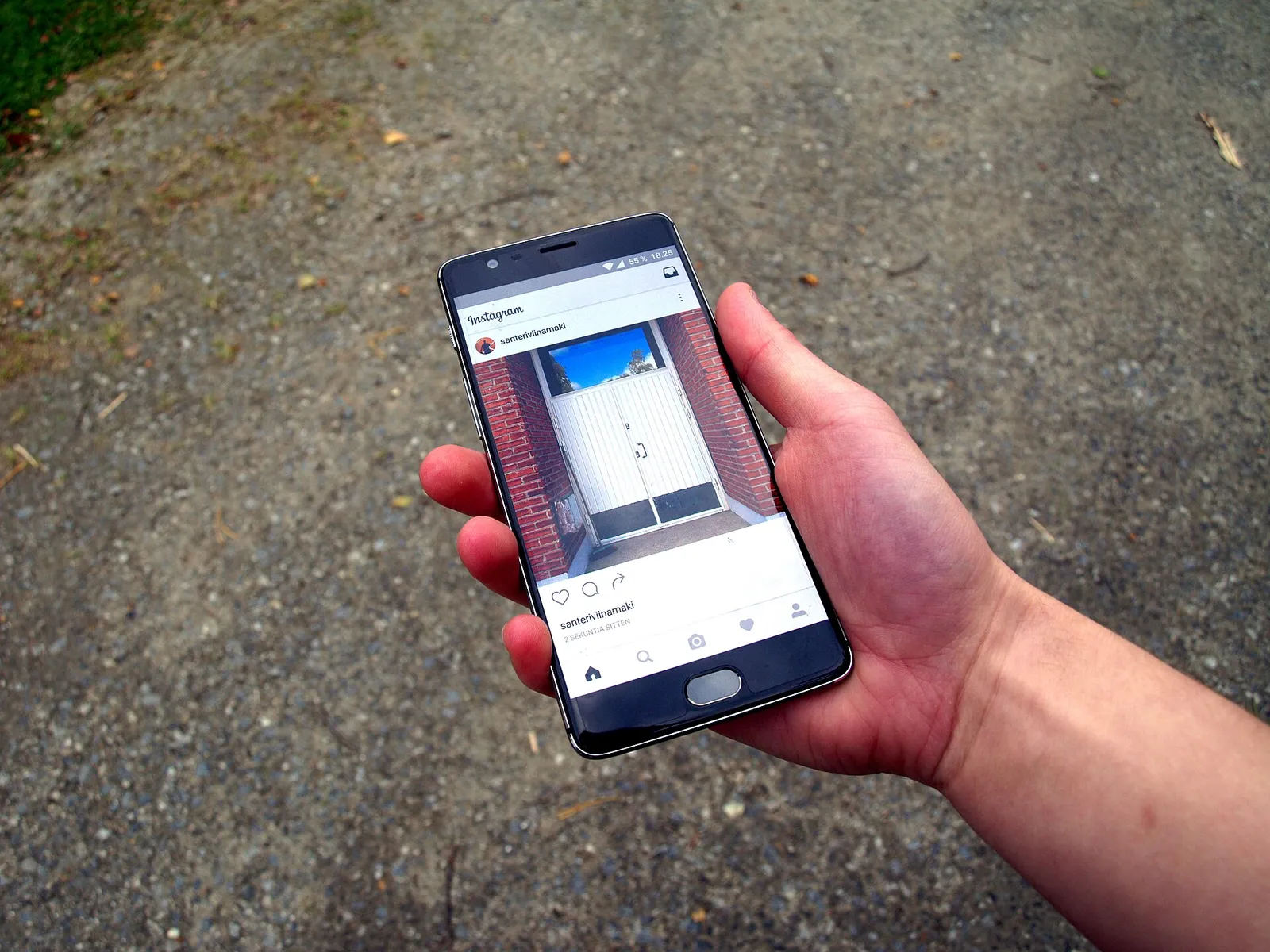 L'app di Instagram aperta su uno smartphone