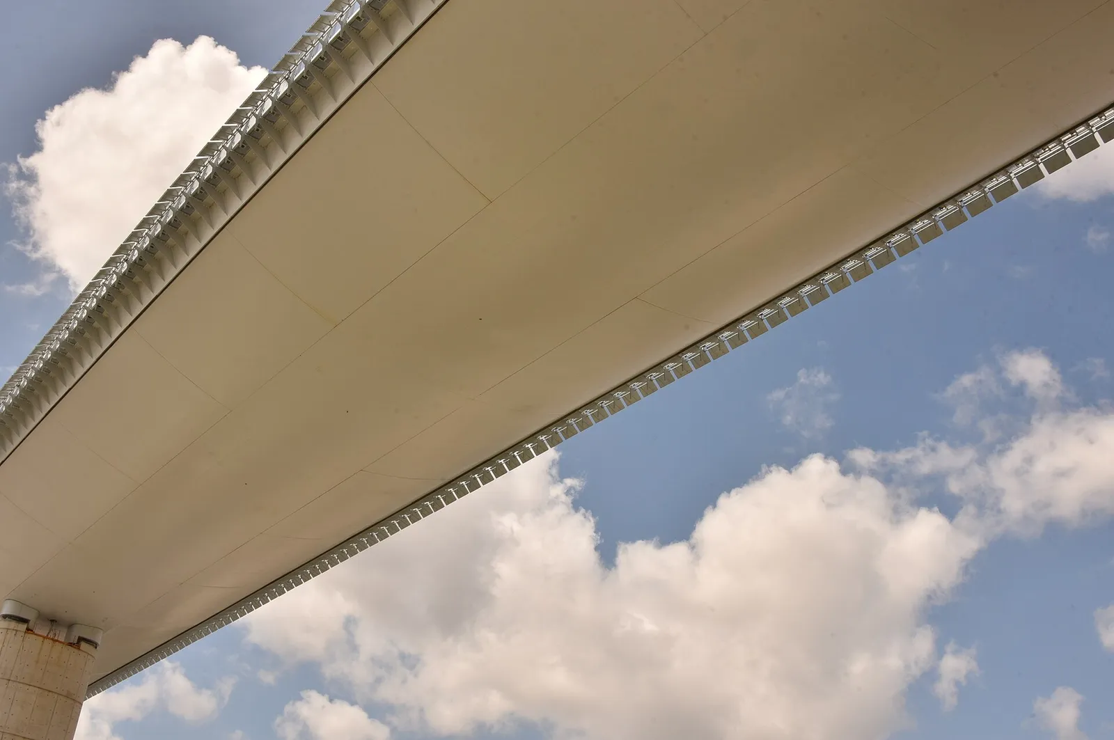 Il ponte San Giorgio, costruito a Genova dopo il crollo del Morandi