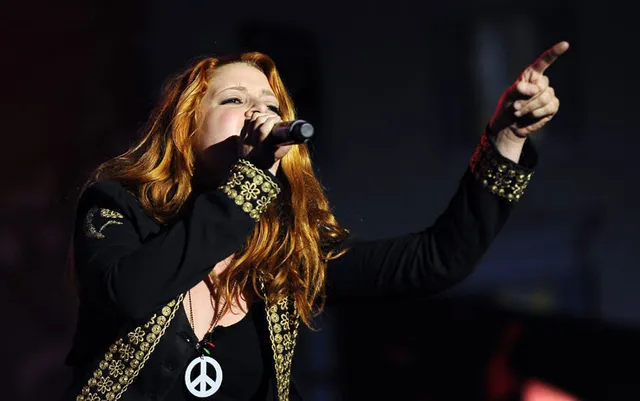 Noemi durante un concerto