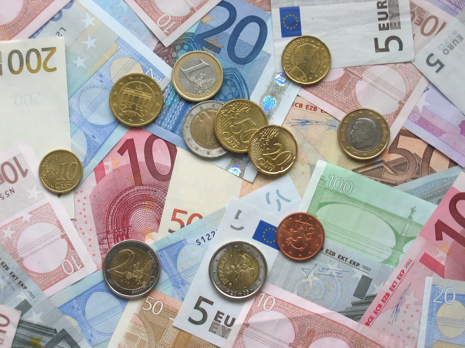Monete e banconote in euro